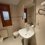 בית הארחה Pirineos 2*