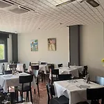 Pirineos Konukevi Aínsa