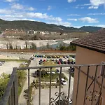 Pirineos Konukevi