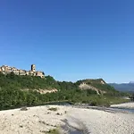 Pirineos Konukevi
