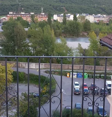 Pirineos Гостевой дом