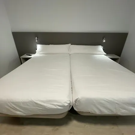 Pirineos Πανσιόν Aínsa