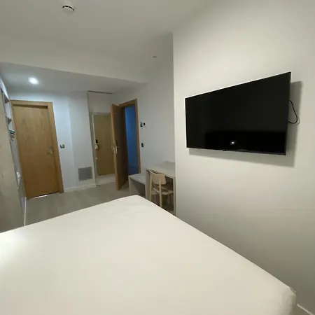 Гостевой дом Pirineos 2*