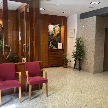 Πανσιόν Pirineos Aínsa