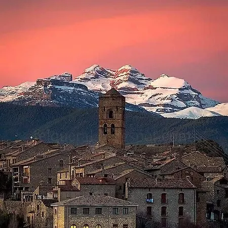 Pirineos 2*