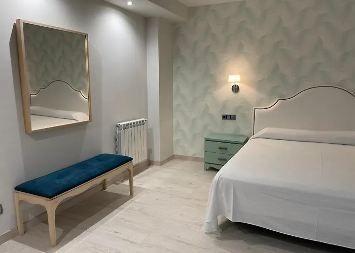 Pirineos 2* אינסה