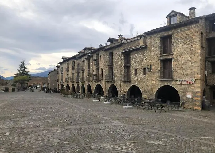 Pirineos 2* אינסה