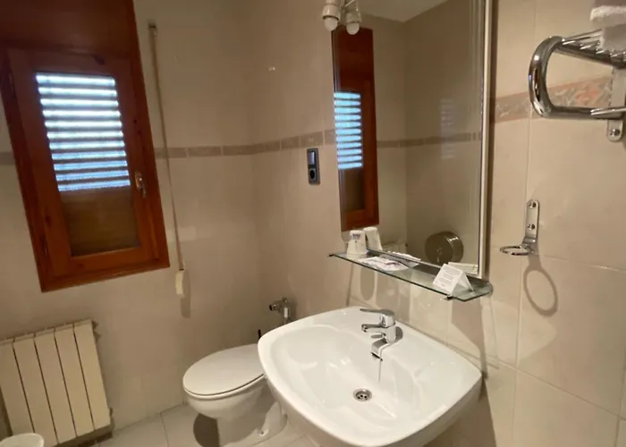 בית הארחה Pirineos 2*