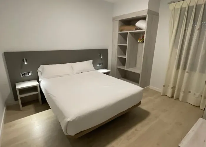 Pirineos 2* אינסה