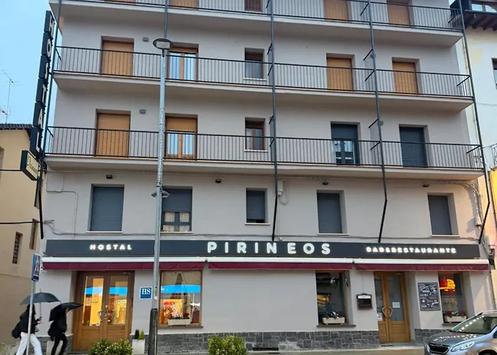 Pirineos בית הארחה אינסה