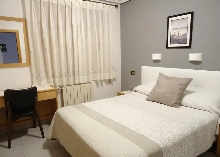 בית הארחה Pirineos 2*